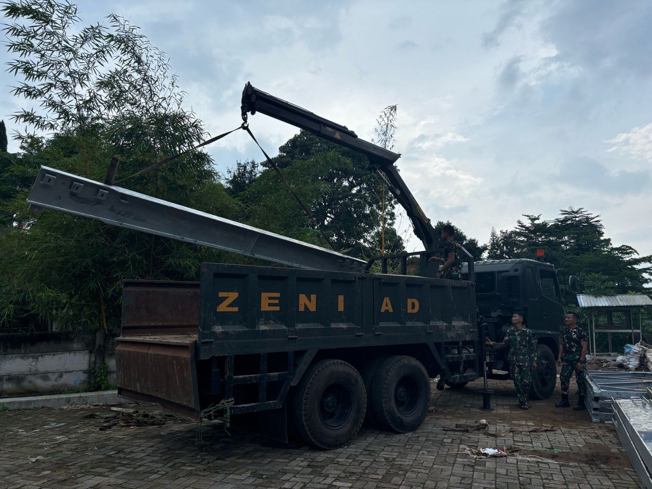 Pangdam III/Slw Kerahkan Jembatan Bailey Pasca Banjir Di Kab. Bogor