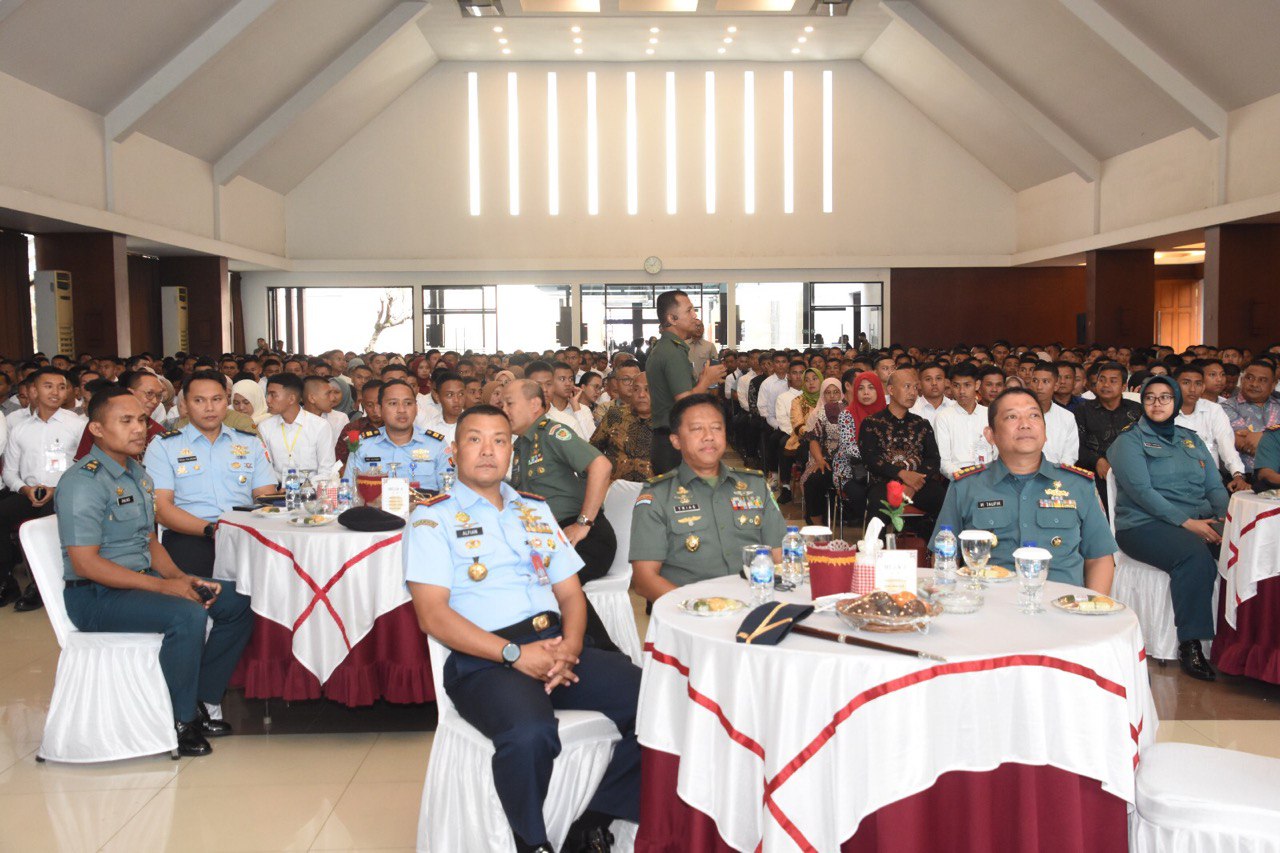 Irdam III/Slw Pimpin Penandatanganan Pakta Integritas Catar Akademi TNI 2025 di Bandung