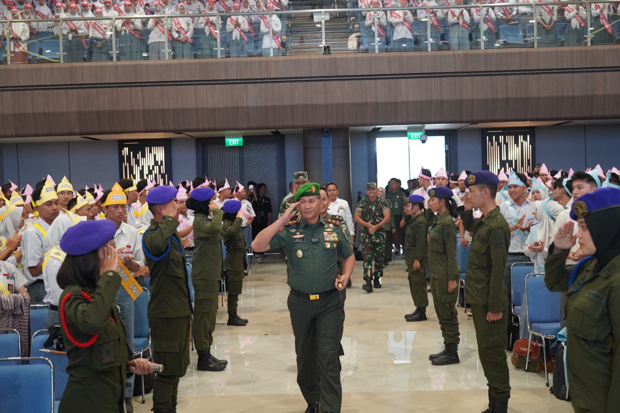 Pangdam III/Slw Beri Pembekalan Mahasiswa Baru Unjani