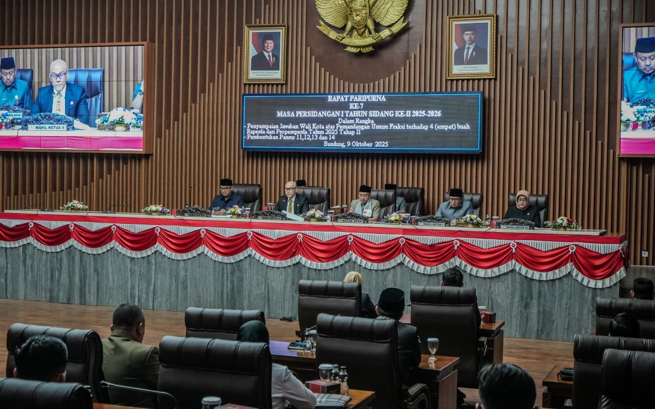 Jawaban Wali Kota Atas Pandangan Umum Fraksi-Fraksi DPRD Tentang 4 Raperda Baru