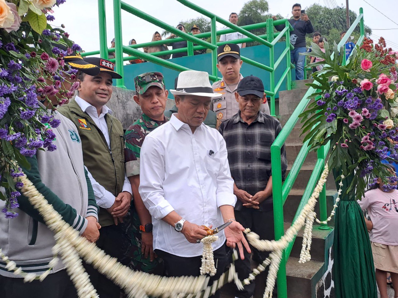 Telan Anggaran Rp600 Juta, Bupati Kang DS Resmikan Jembatan Lamajang untuk Tekan Banjir Dayeuhkolot