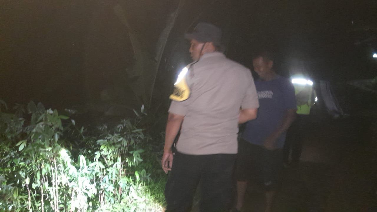 Polisi Datangi TKP Bencana Tanah Longsor di Wilayah Kadupugur