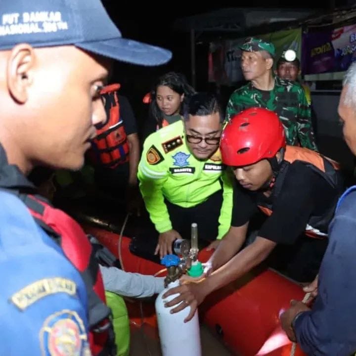 Tanggul Jebol, Banjir Rendam Lima Desa di Kebumen, Jalan Nasional III Karanganyar Sempat Lumpuh