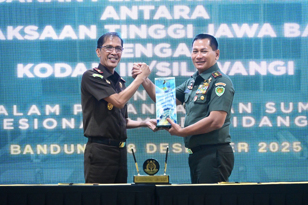Penandatanganan Kerjasama Sumber Daya dan Peningkatan Biidang Penegakan Hukum, Kejati Jabar Bersama Kodam III/Slw