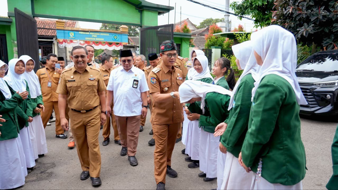 Gema “Deklarasi Moral Kepala Sekolah Menuju Indonesia Emas 2045” di SMPN 1 Soreang