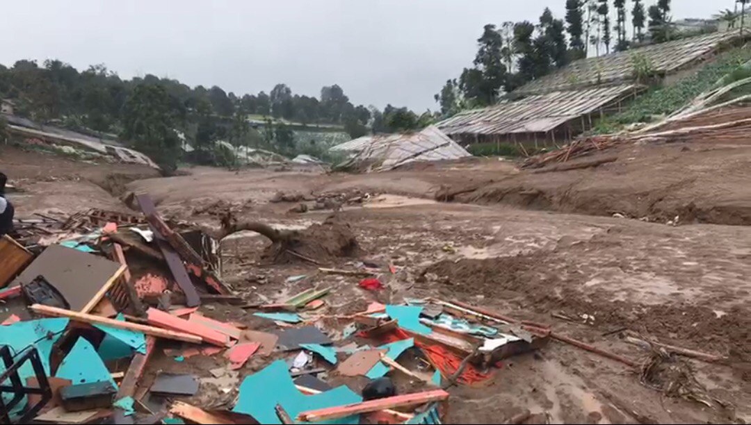 Bencana Longsor Terjadi Di Kaki Gunung Burangrang Kab. Bandung Barat