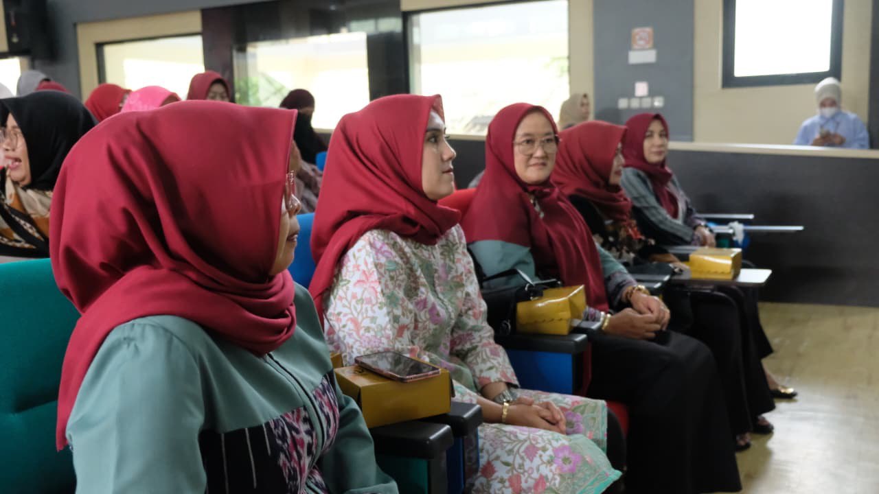 Safari Psikologi DWP Diskominfo Angkat Tantangan Pengasuhan Anak di Era Digital