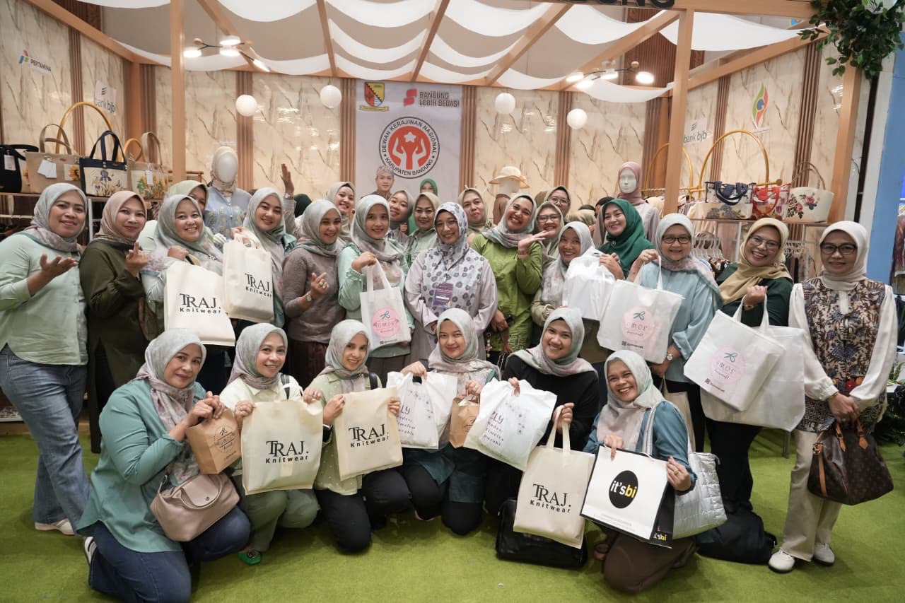 7 Produk UKM Hasil Karya Perempuan Kabupaten Bandung Tampil di Ajang Inacraft 2026