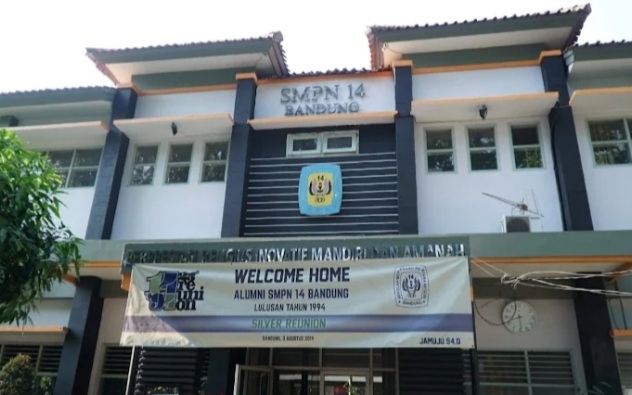 Dugaan Penjualan Seragam di SMPN 14 Kota Bandung, Kepala Sekolah Akui Pungutan Rp550 Ribu Per Siswa Baru Serta Tantang Untuk Dilaporkan ke Aparat Penegak Hukum