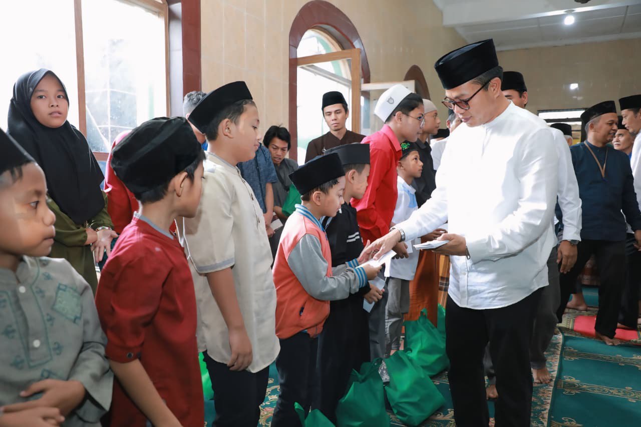 Jumling Bupati Bandung di Masjid Al Jumhuriah, Kang DS Sampaikan Program BESTI
