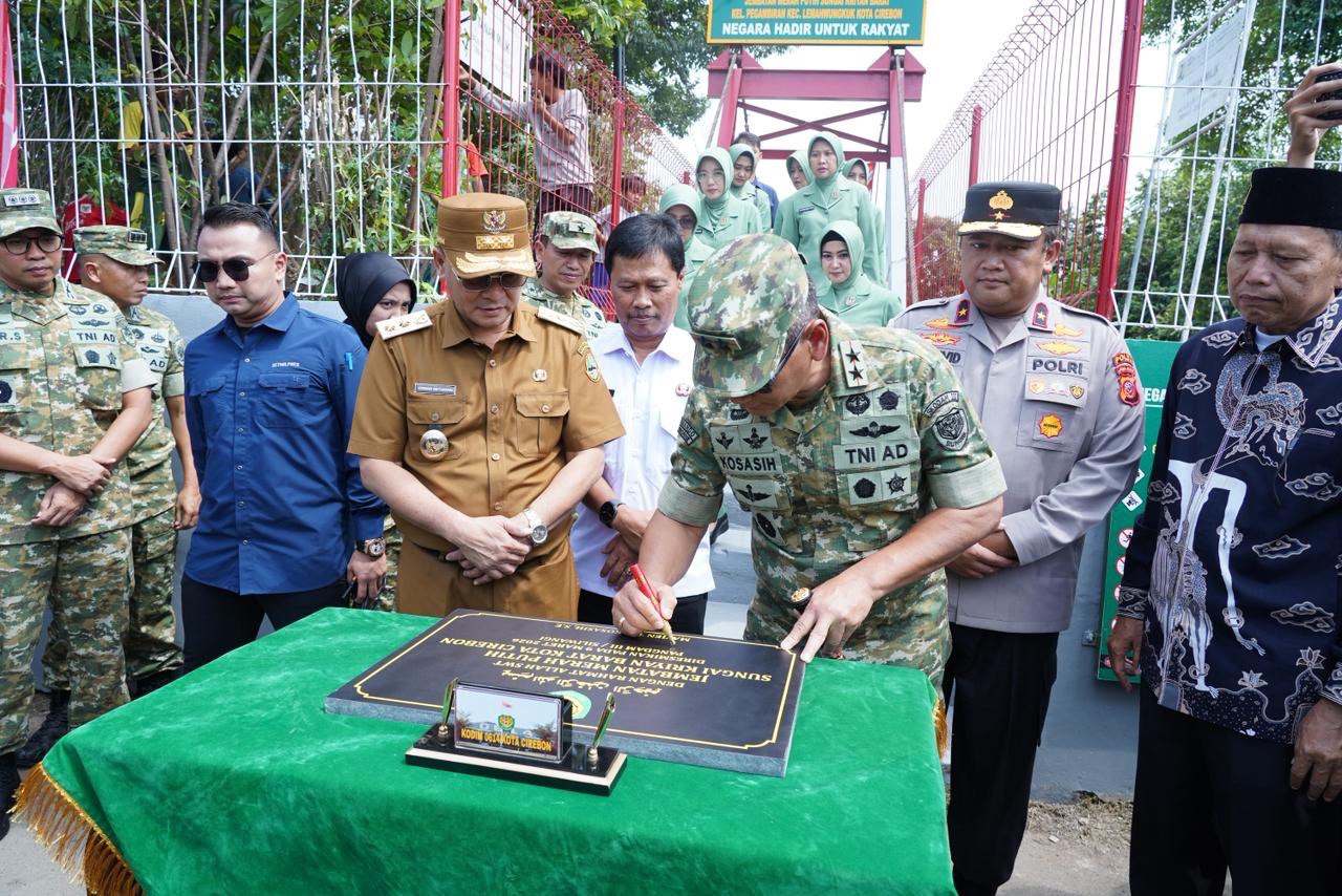 Pangdam III/Siliwangi Resmikan Jembatan Perintis Garuda III di Kota Cirebon