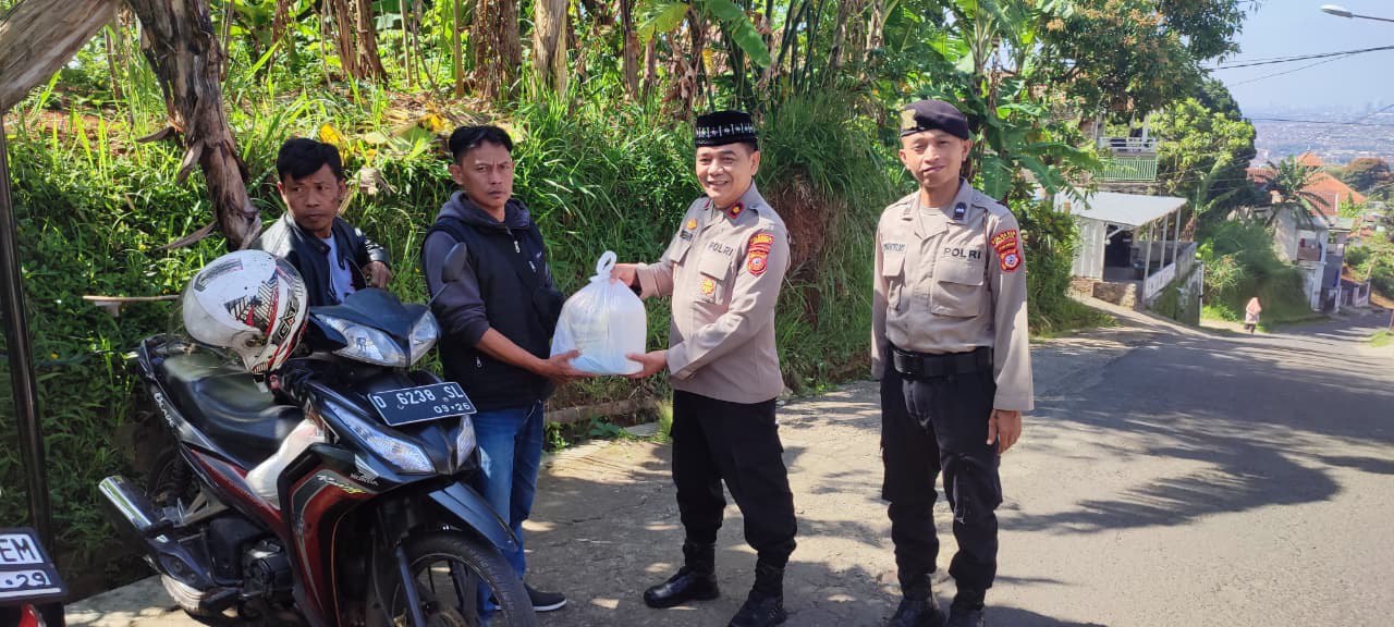 Polsek Cimenyan Kapolresta Bandung Gelar Kegiatan “Ramadhan Berbagi”