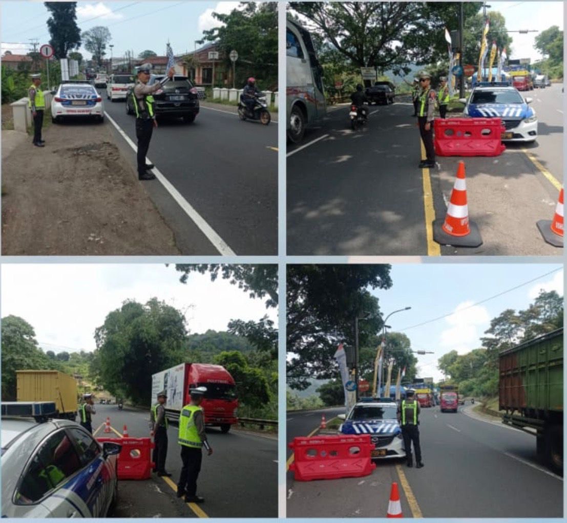 Personil Polda Jabar Laksanakan Pengaturan Lalu Lintas dalam Pengamanan Ops Ketupat Lodaya 2026