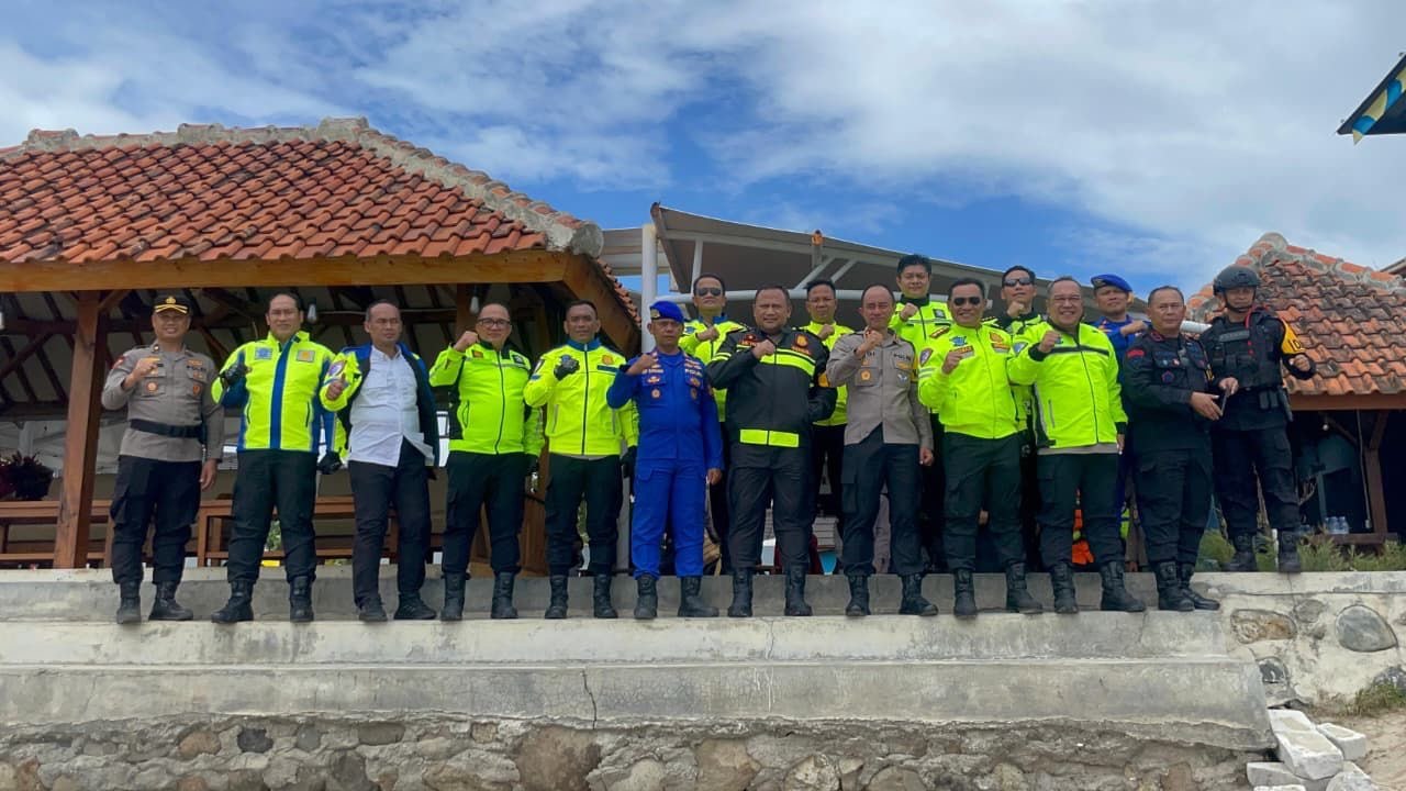 Wakapolda Jabar Pantau Pos Pam Cikajang dan Cek Objek Wisata Pameungpeuk Garut Saat Ops Ketupat Lodaya 2026