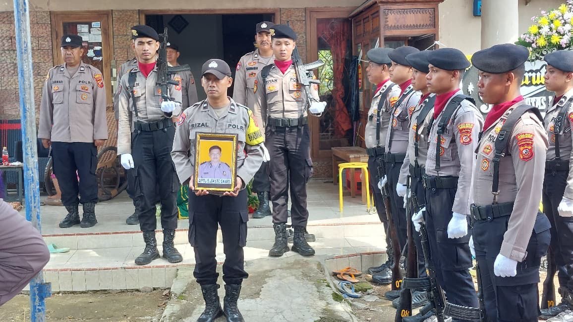 Dedikasi Hingga Akhir, Bhabinkamtibmas Meninggal Dunia Saat Jalankan Dinas‎