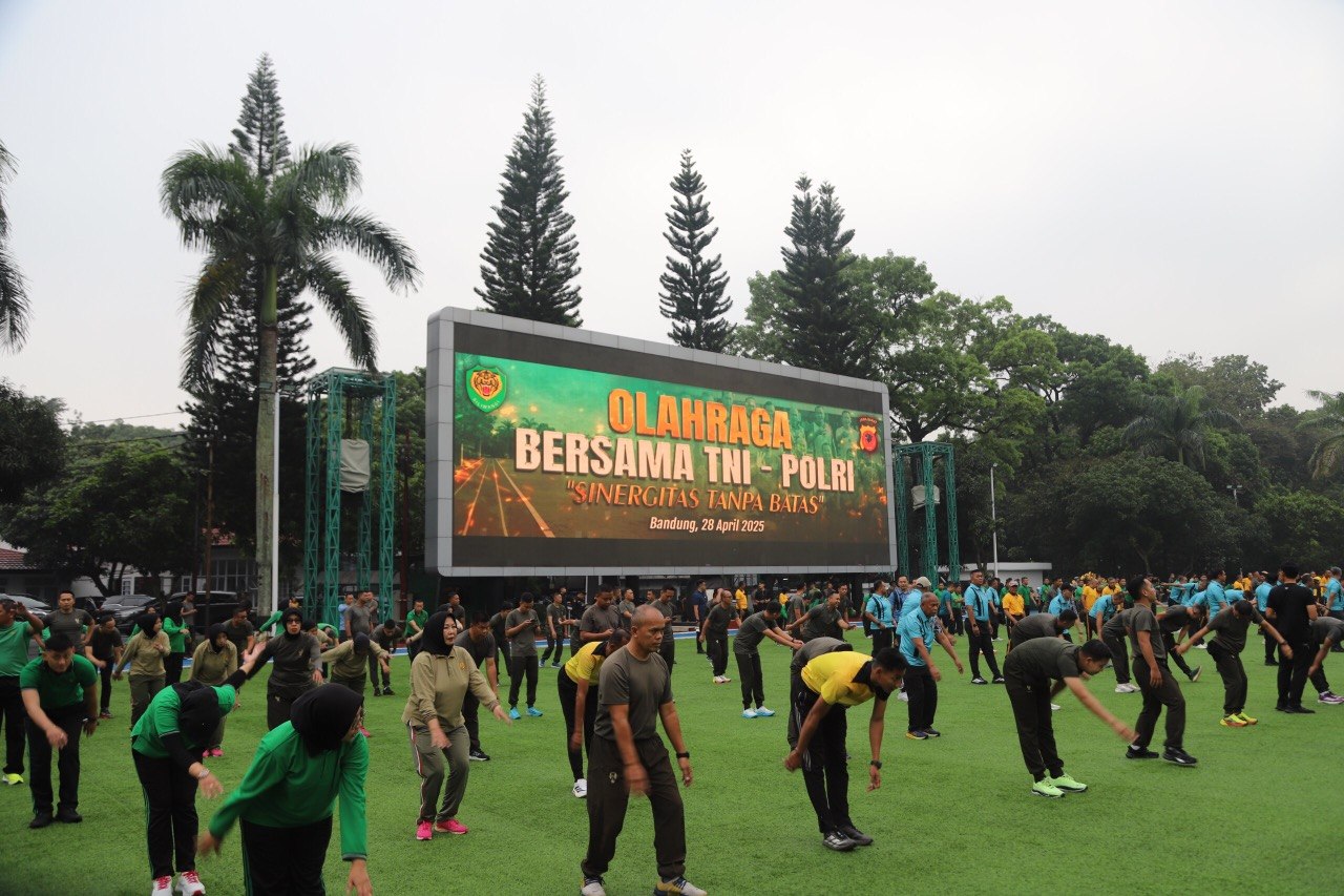 Bukan Sekadar Seragam, TNI-Polri di Jabar Kompak Jaga Kedamaian Jelang May Day