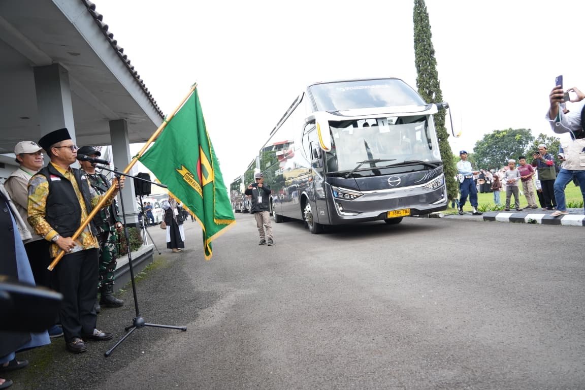 KDS Lepas 445 Calon Jemaah Haji Kabupaten Bandung