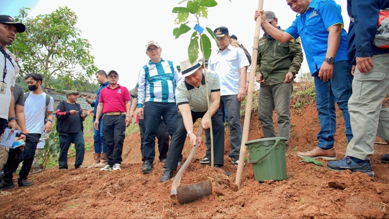 MENTERI LH APRESIASI KDS YANG KONSISTEN GALAKAN GERAKAN TANAM POHON