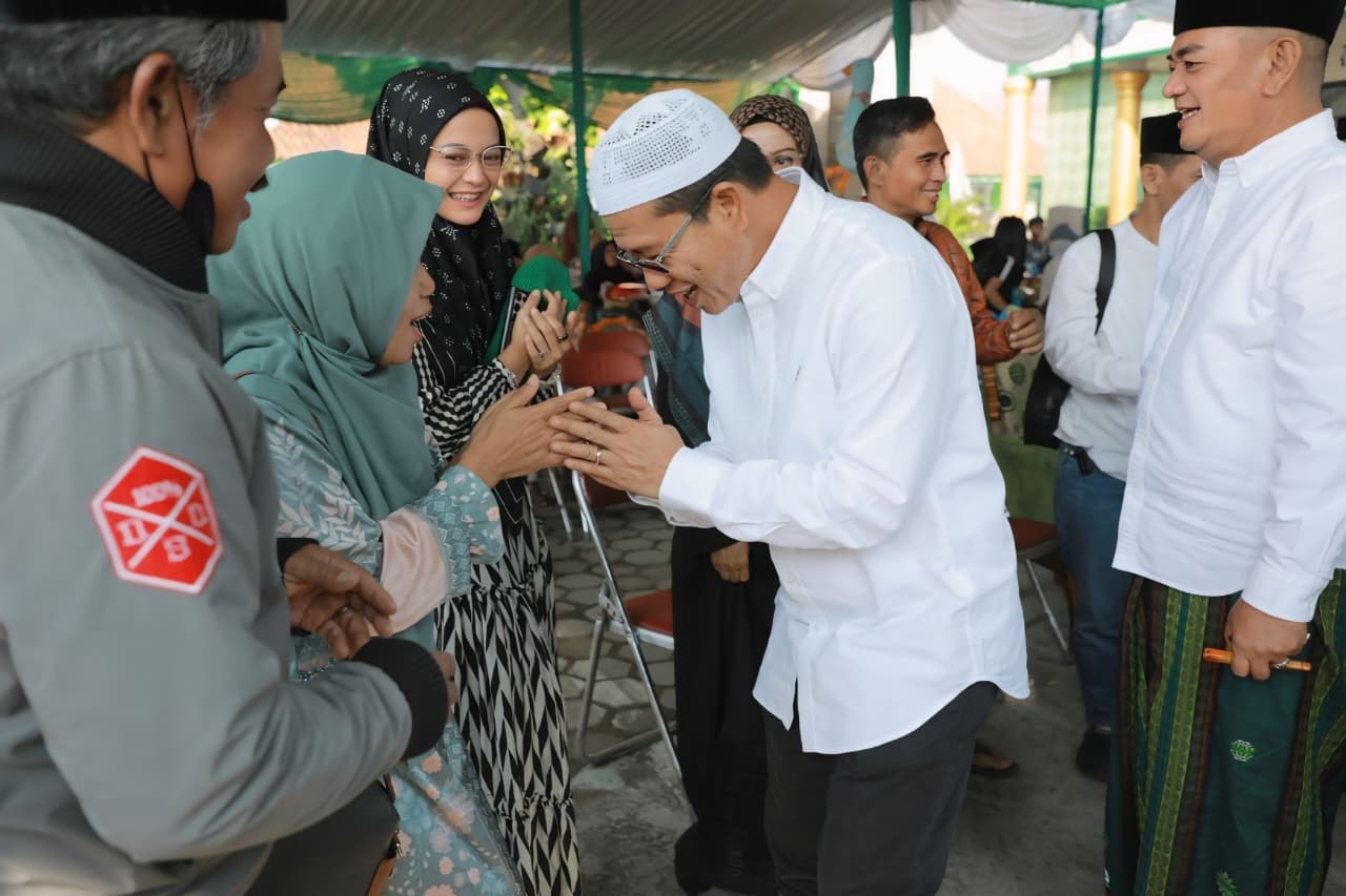 Hadiri Tasyakuran Khitanan Massal Keluarga Besar Yayasan Ponpes Al Hidayah, KDS Sampaikan Program Bedas Calakan