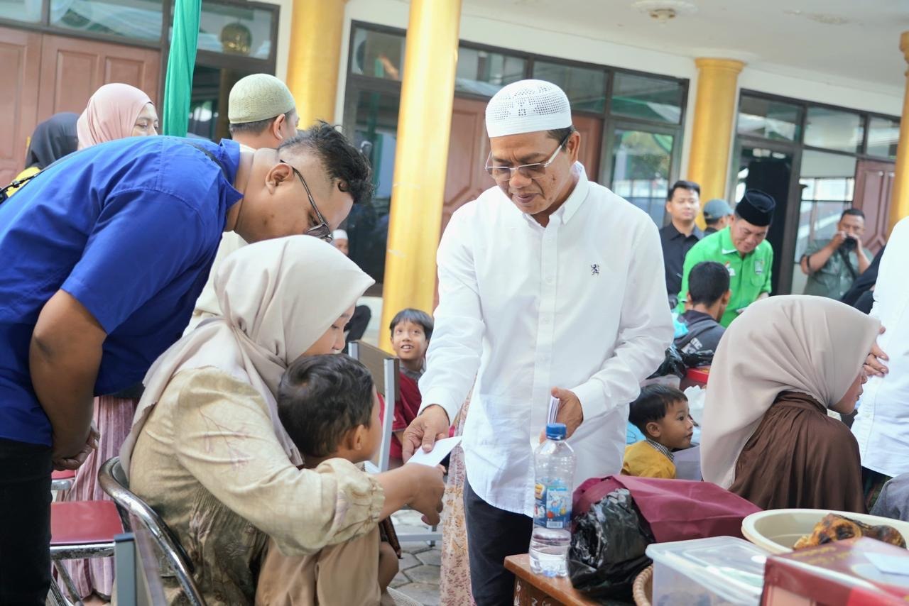 Buka Tasyakur Khitanan Massal Al Hidayah, KDS: Pendidikan Tidak Bisa Dibangun Pemerintah Sendirian