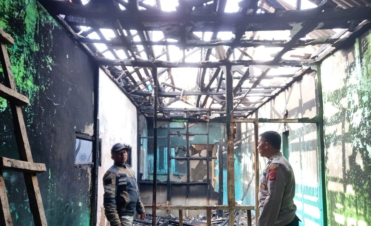 Rumah Warga di Cigedug Ludes Terbakar, Polisi Lakukan Cek TKP