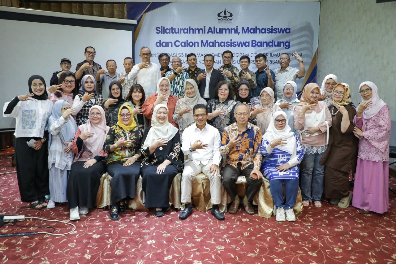 Dapat Kejutan Jadi Ketua IKA Trisakti Jabar, KDS Kenang Masa Kuliah hingga Raih Gelar Doktor