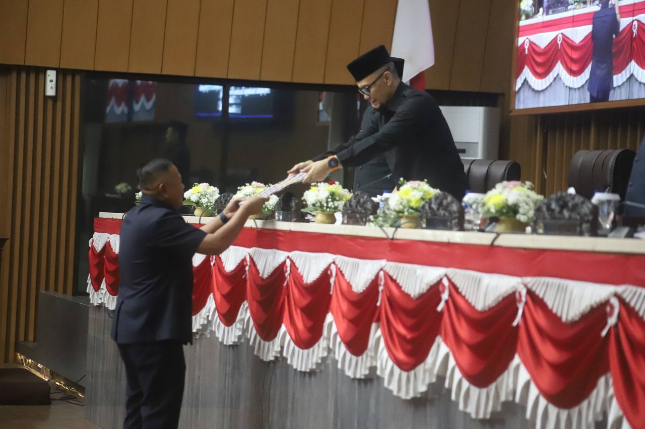 Fraksi PDI Perjuangan Berikan Pandangan Umum terkait 3 Raperda Baru Usulan Pemerintah Kota Bandung