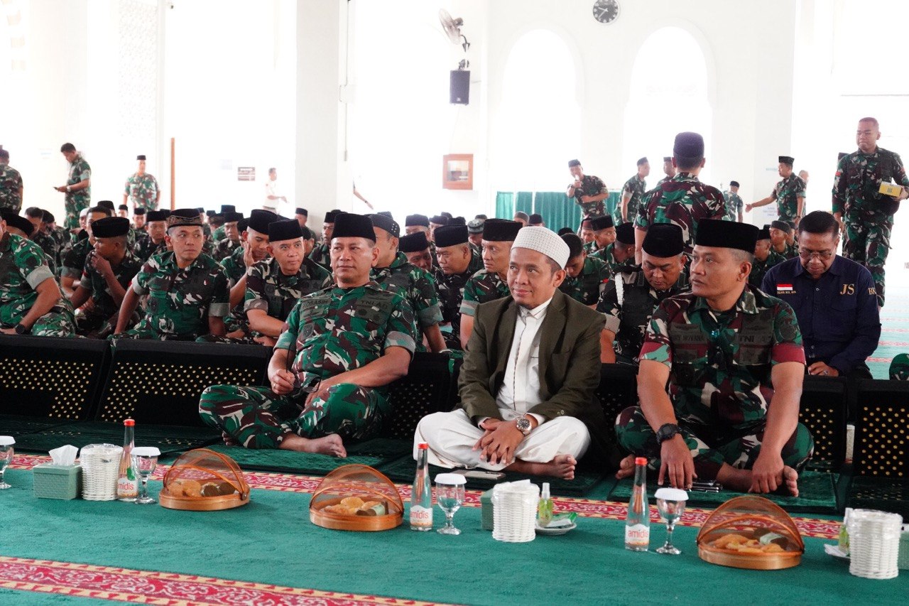 Pangdam III/Siliwangi Hadiri Peringatan Tahun Baru Islam 1448 H/2026 M di Masjid Al Ikhlas Makodam III/Siliwangi