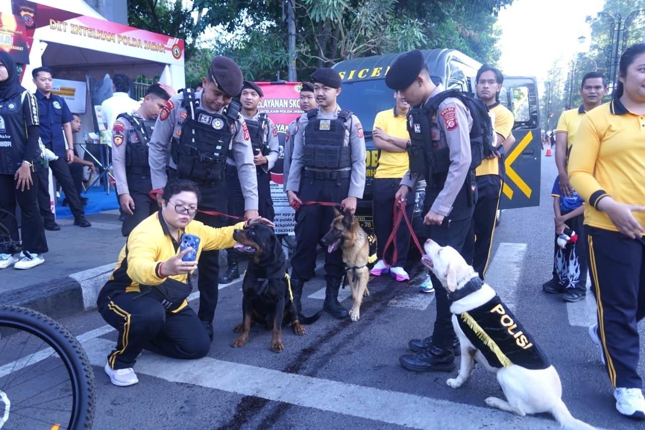 Polda Jabar Meriahkan Opening Ceremony Pekan Olahraga Polri 2026, Polisi Satwa Jadi Daya Tarik Masyarakat