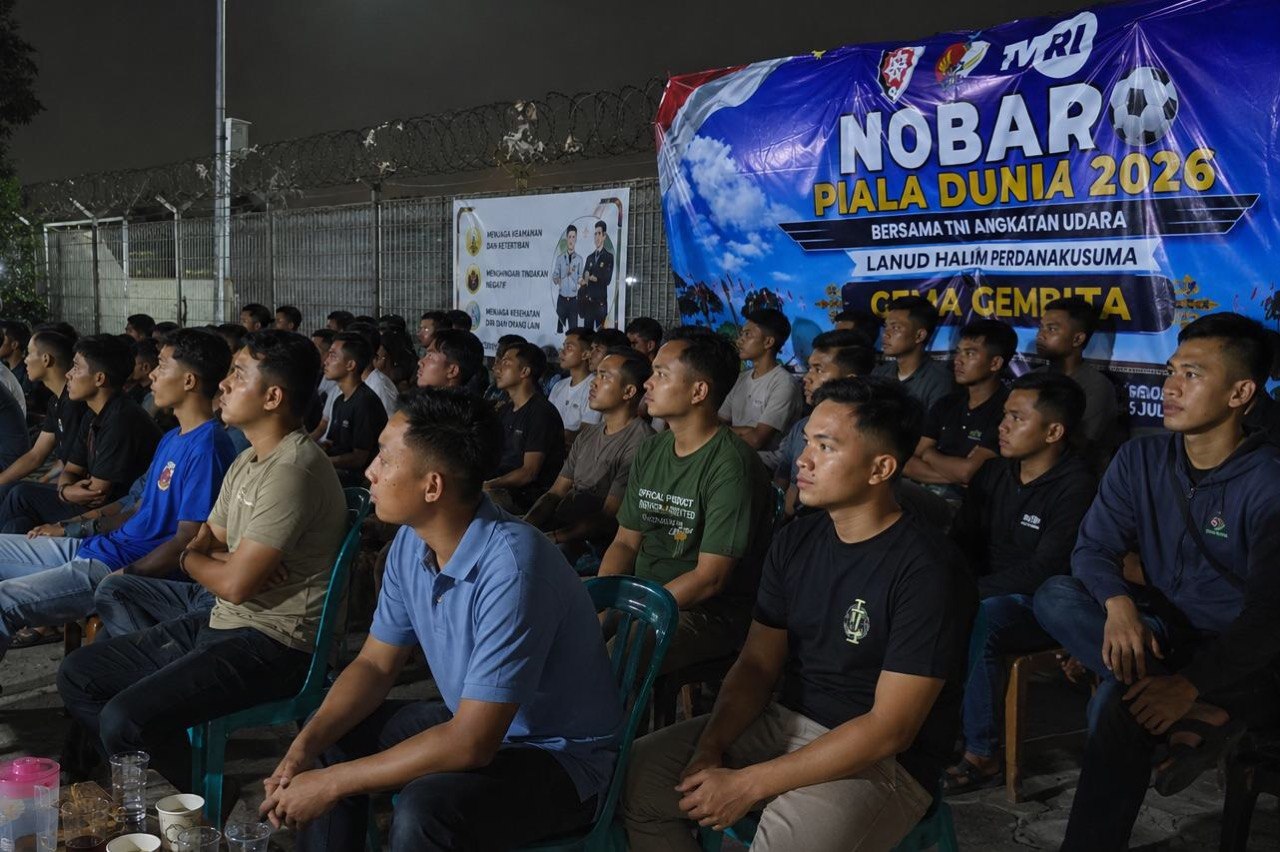 Melalui Nobar Gembira Piala Dunia 2026, Lanud Halim Perdanakusuma Pererat Kebersamaan dengan Masyarakat