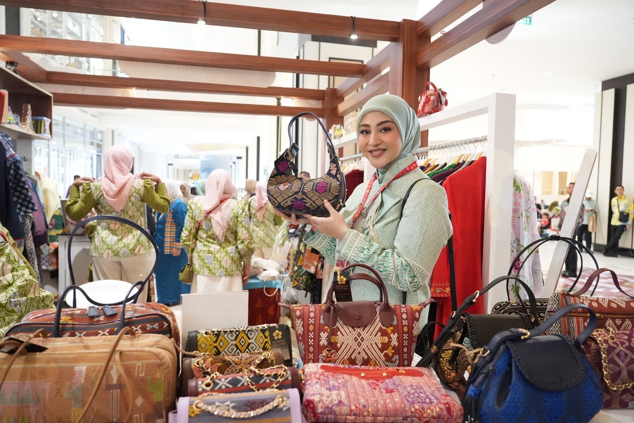 Margin Winaya Bidik Pasar Nasional, Dekranasda Kabupaten Bandung Bawa Kriya Unggulan ke Makassar