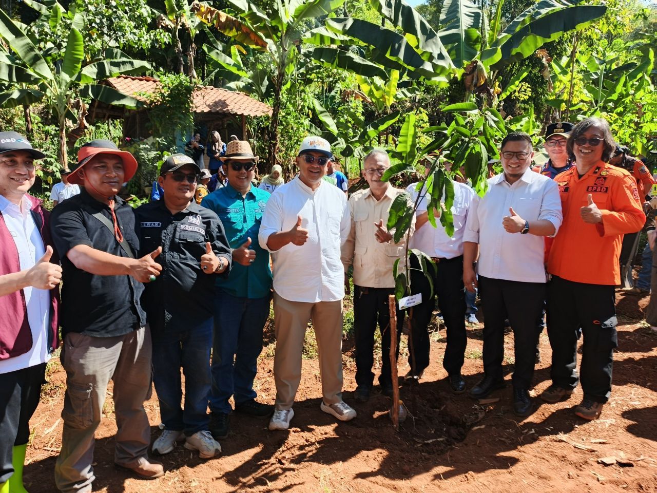 DPRD-Pemkot Lanjutkan Penanaman Pohon, Ikhtiar Penting Penambahan RTH dan Pencegahan Krisis Air