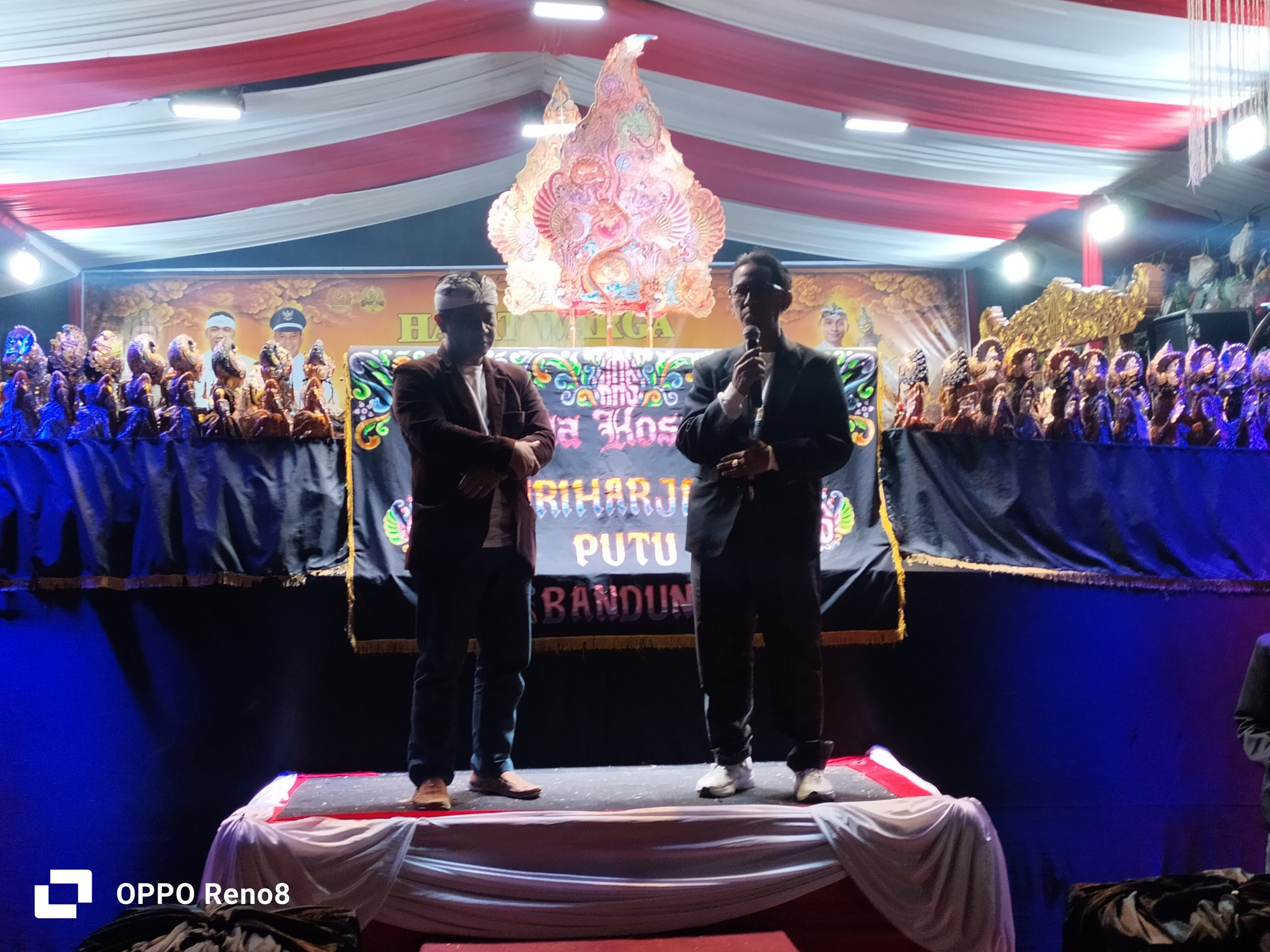 Puncak HUT RI ke-81 Desa Cimenyan Gelar Pagelaran Wayang Golek dan Pembagian 40 Akta Cerai Gratis