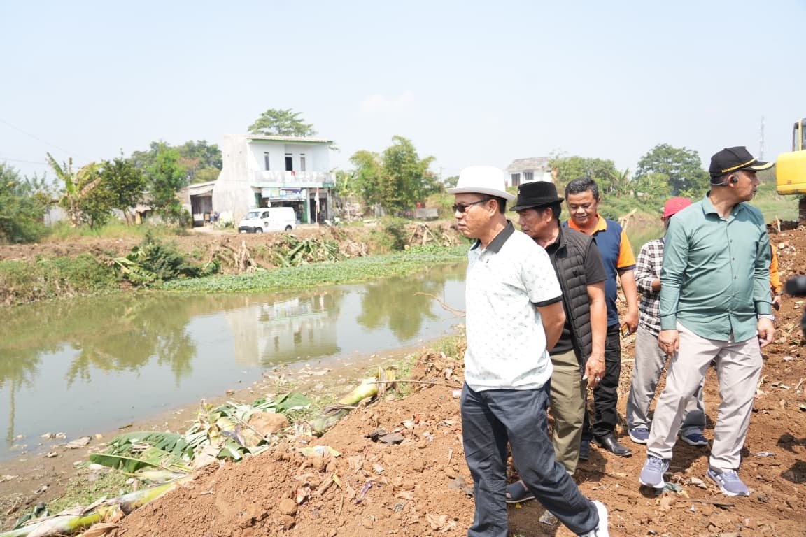 Pemkab Bandung Perkuat Program Pentahelix, Normalisasi Sungai Cikeruh Dipercepat