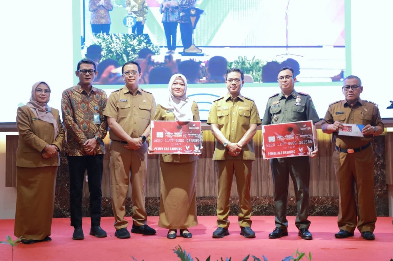 Pemkab Bandung Luncurkan Kartu Kredit Indonesia, KDS Tekankan Pengawasan dan Integritas