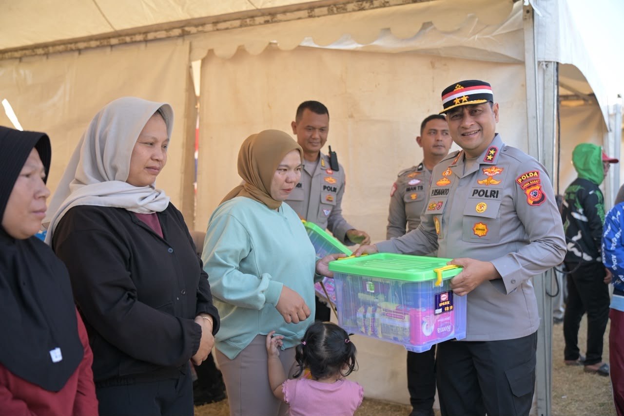 Polda Jabar Hadirkan Baksos, Kesehatan Gratis dan SIM Keliling dalam Peresmian Jembatan Merah Putih Presisi