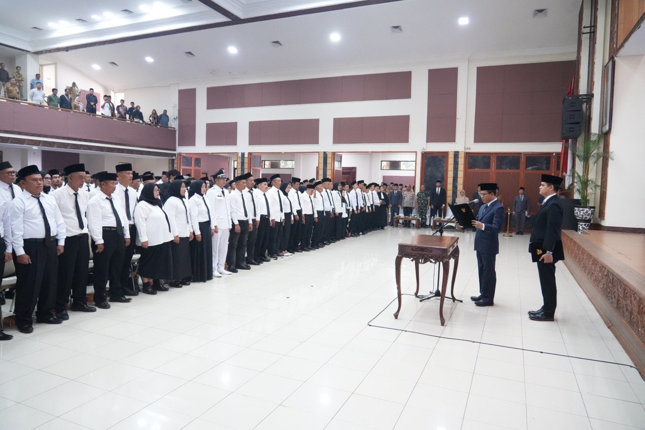 KDS Lantik Kepala Desa Jelegong dan Anggota BPD, Tekankan Kemitraan Sejajar untuk Kemajuan Desa