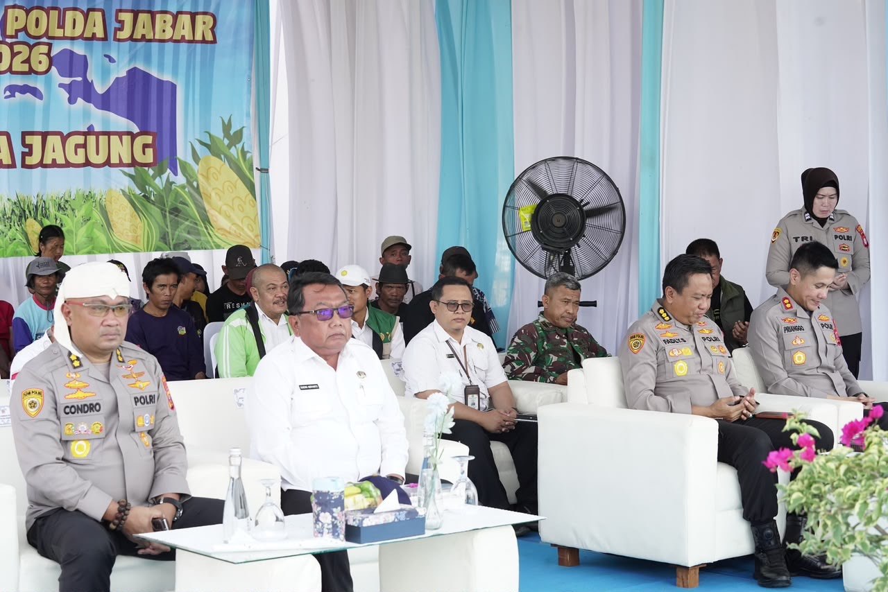 Polda Jabar Bantu Petani Indramayu Hadapi Kemarau Lewat Budidaya Jagung