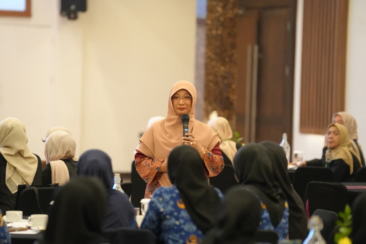 Emma Dety Ajak Perempuan ASN Jadi Teladan Sehat dan Bahagia