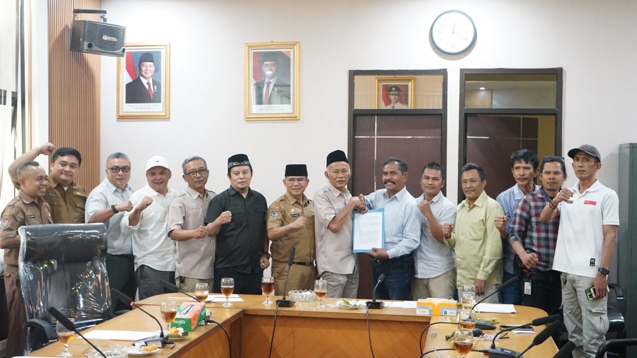 DLH Kabupaten Bandung Dicecar di RDP Komisi C, Akui TPS Ilegal Hingga Limbah Cemari Sungai