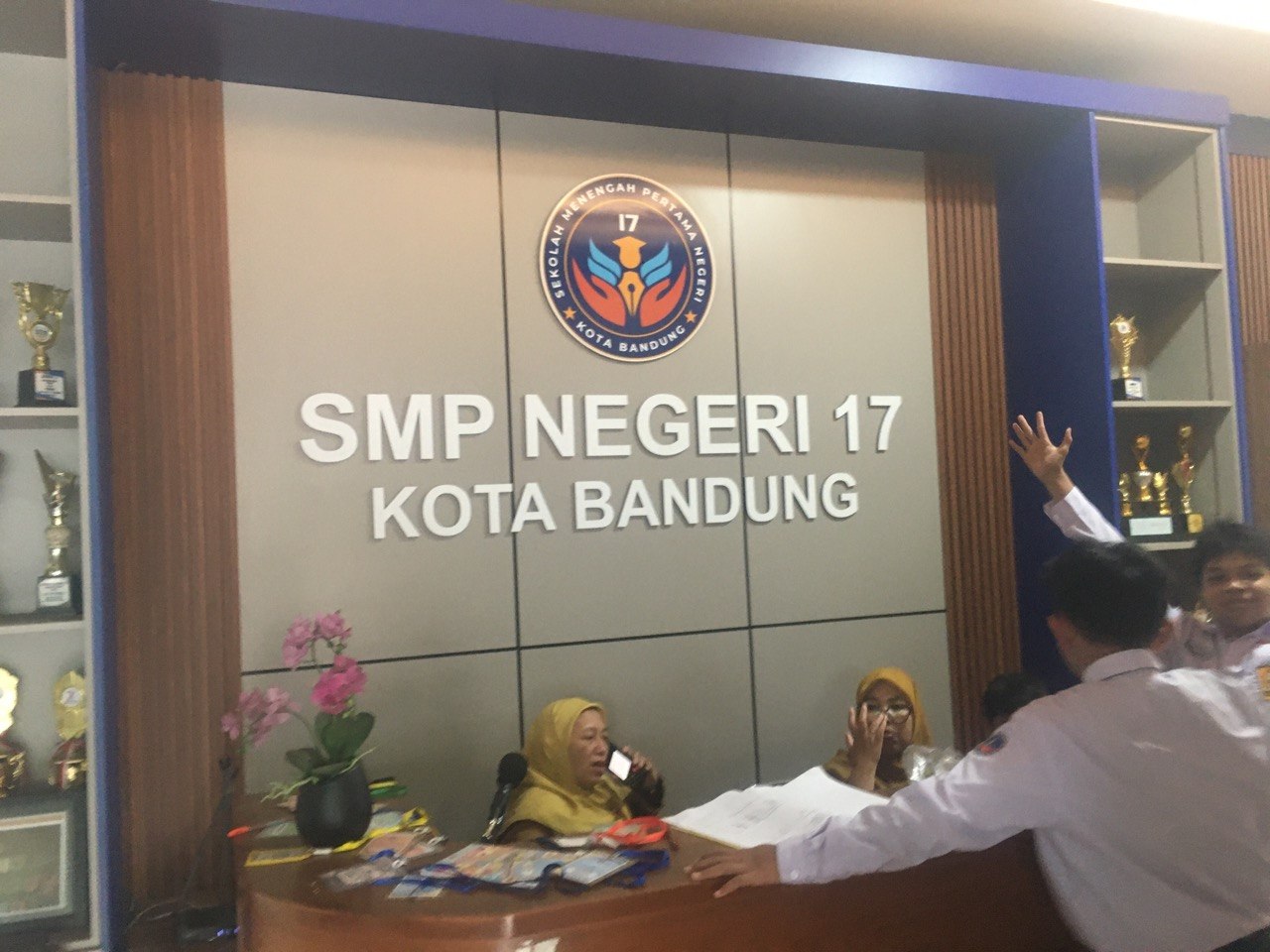 Dugaan Penyebaran Konten Tidak Senonoh di SMPN 17 Kota Bandung Wakasek Lemparkan “Silakan Konfirmasi Langsung ke Disdik,”